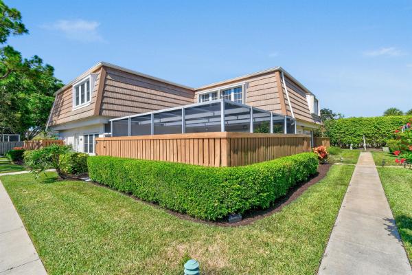 Winchester Courts, 11605 Winchester Dr #D, Palm Beach Gardens, Florida 33410, image 1