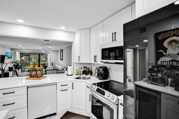 Karanda Village 2, 4237 Carambola Cir, Coconut Creek, Florida 33066, image 1
