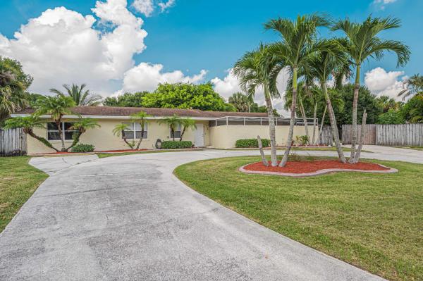 Cortez Estates, 2027 Esplanade Ave, Fort Pierce, Florida 34982, image 1