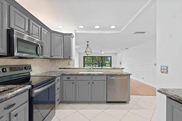Delray Oaks West, 2916 SW 22nd Cir #202f, Delray Beach, Florida 33445, image 1