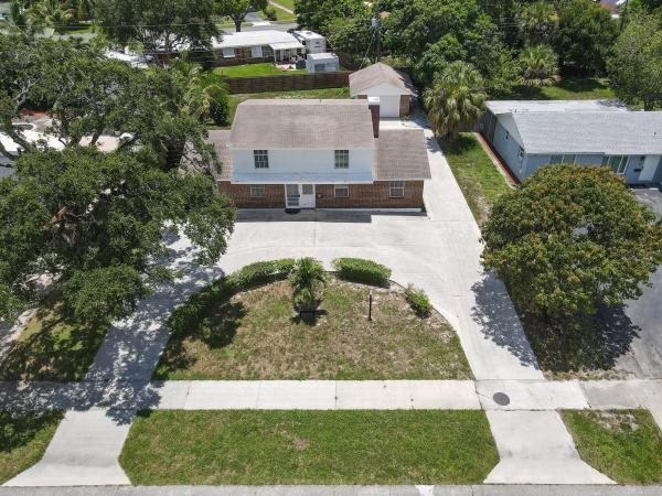 Lake Park Residential, 814 Poplar Dr, Lake Park, Florida 33403, image 1