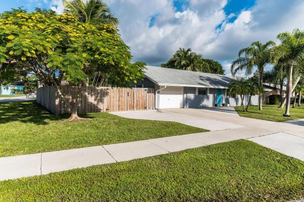 Eastview Manor, 600 W Whitney Dr, Jupiter, Florida 33458, image 1