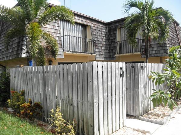 Lakewood Of Palm Springs, 61 Lake Arbor Dr, Palm Springs, Florida 33461, image 1