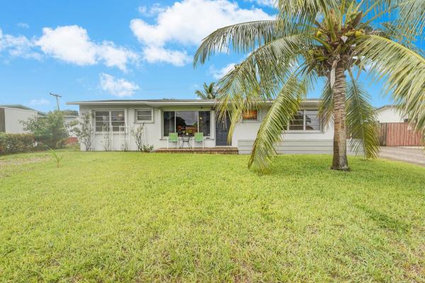 Pompano Golf Estates, 640 NE 23rd Ct, Pompano Beach, Florida 33064, image 1