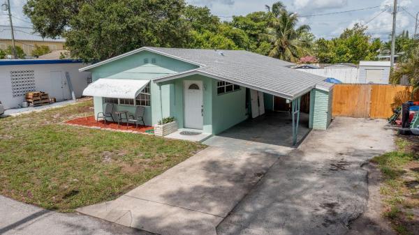 Lantana Plaza, 511 Marthas Way, Lantana, Florida 33462, image 1