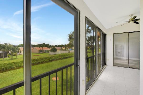 Carrara Village, 5219 Europa Dr #M, Boynton Beach, Florida 33437, image 2