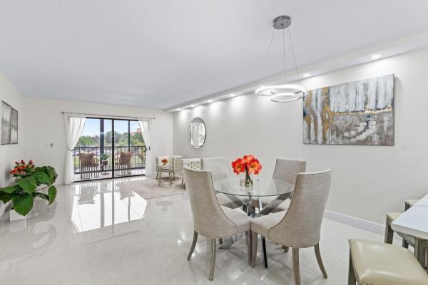 Huntington Lakes 5, 7290 Ashford Pl #305, Delray Beach, Florida 33446, image 1