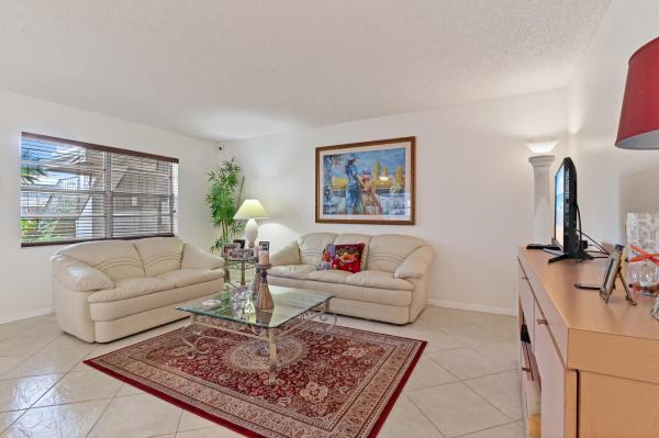 439 Capri J, Delray Beach, Florida 33484, image 2