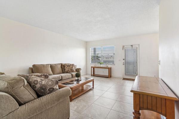Exeter At Century Village, 4011 Exeter A, Boca Raton, Florida 33434, image 2