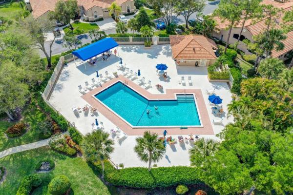 Dunbar Woods, 1107 Duncan Cir #102, Palm Beach Gardens, Florida 33418, image 1