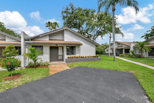 Shadywoods 1, 3929 Arelia Dr, Delray Beach, Florida 33445, image 1