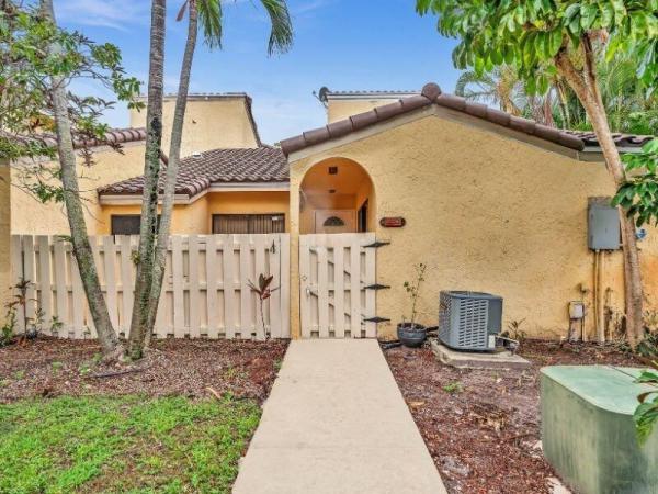 Pineapple Walk, 22314 Pineapple Walk Dr, Boca Raton, Florida 33433, image 1