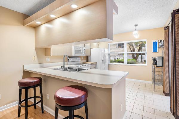 Wellesley At Lake Clarke Shores, 8146 Bridgewater Ct #46C, Lake Clarke Shores, Florida 33406, image 1