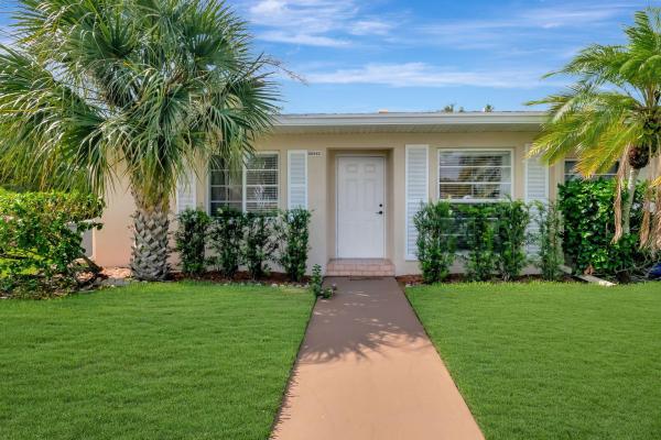 Boca Lakes, 20842 Vinesta Cir, Boca Raton, Florida 33433, image 1