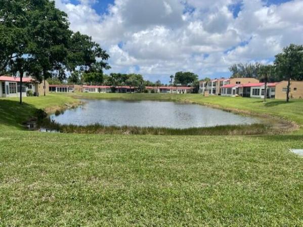 Golden Lakes Village, 106 Lake Helen Dr, West Palm Beach, Florida 33411, image 3
