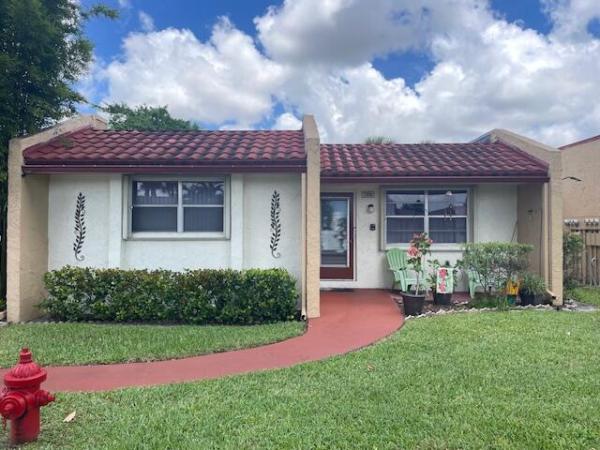 Golden Lakes Village, 106 Lake Helen Dr, West Palm Beach, Florida 33411, image 1