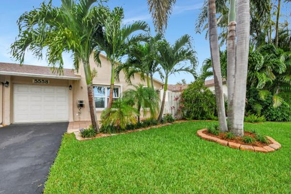 Mirror Lakes, 5558 Mirror Lakes Blvd, Boynton Beach, Florida 33472, image 1