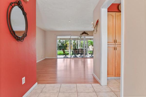 Florida Gardens, 115 W Arch Dr, Lake Worth, Florida 33467, image 2