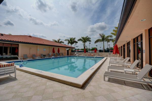 Preston Courts, 218 Woodsmuir Ct, Palm Beach Gardens, Florida 33418, image 1