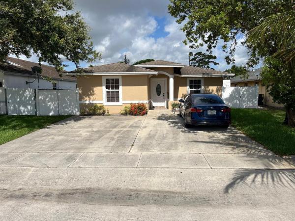 Greenacres No HOA, 261 Jennings Ave, Greenacres, Florida 33463, image 1