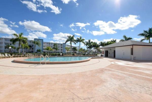 Cornwall At Century Village, 1038 Cornwall B, Boca Raton, Florida 33434, image 3