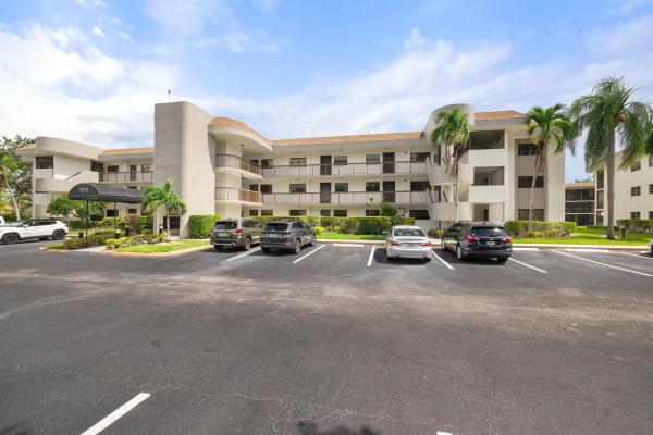 Bonaire At Woodmont, 7579 NW 79th Ave #106, Tamarac, Florida 33321, image 1