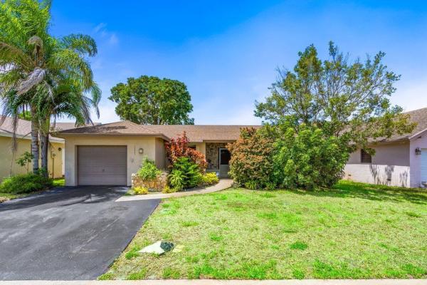 Greenbriar, 10621 Greenbriar Ct, Boca Raton, Florida 33498, image 1