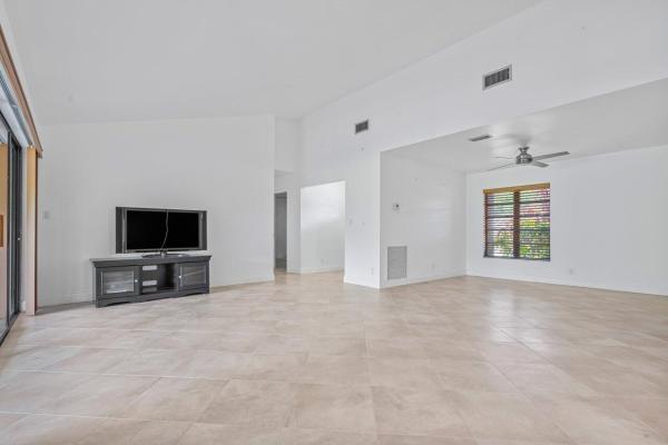 Greenbriar, 10621 Greenbriar Ct, Boca Raton, Florida 33498, image 2