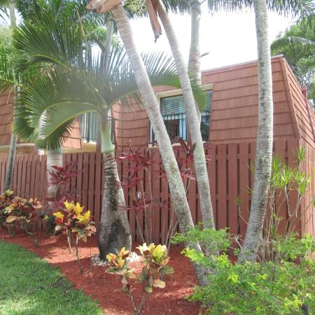 Lakeside Townhomes, 1525 Augusta Cir #111, Delray Beach, Florida 33445, image 1