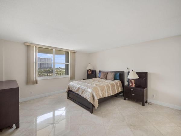 Lake Harbour Towers East, 801 Lake Shore Dr #618, Lake Park, Florida 33403, image 1