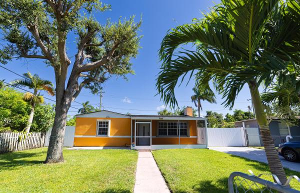 Golfview Heights, 928 Dogwood Rd, West Palm Beach, Florida 33409, image 1