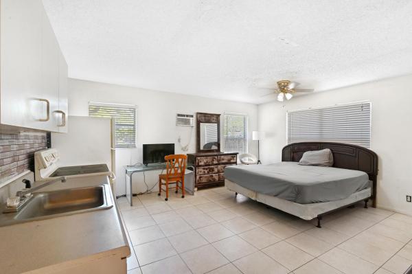 Cam Estates, 6306 Saxon Blvd, West Palm Beach, Florida 33417, image 3