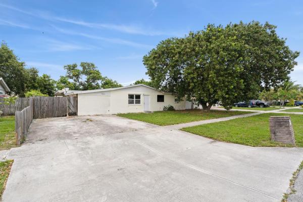 Forest Hill Village, 5805 Elder Dr, West Palm Beach, Florida 33415, image 1