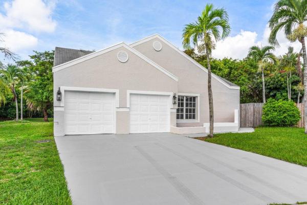 Trends At Boca Raton, 8587 Dynasty Dr, Boca Raton, Florida 33433, image 1