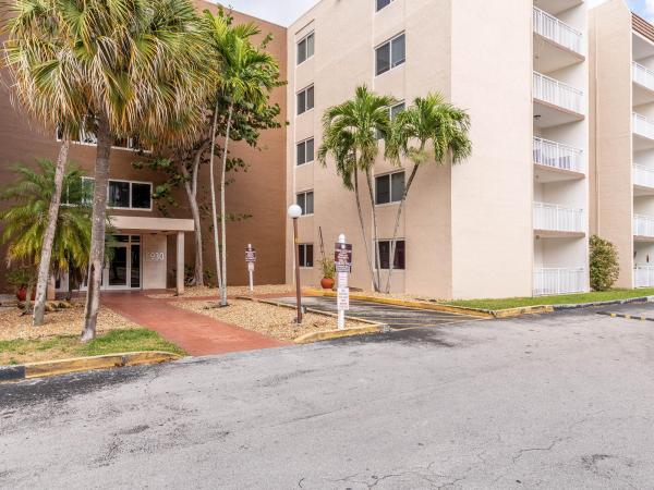 Coral Gate East, 6930 Miami Gardens Dr #1-215, Hialeah, Florida 33015, image 1