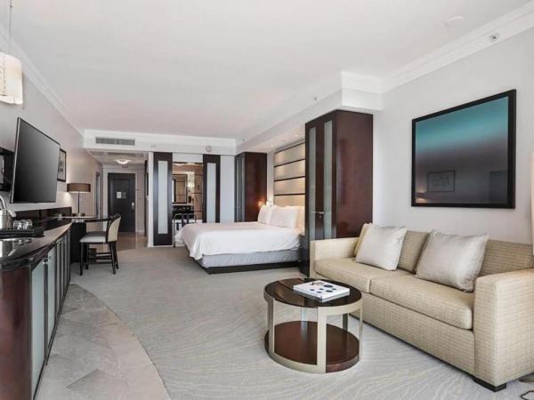 Sorrento Tower, 4391 Collins Ave #1905, Miami Beach, Florida 33140, image 1