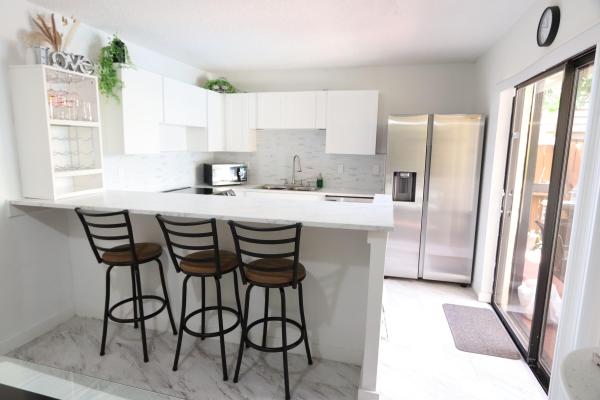 Springdale, 643 Springdale Cir, Palm Springs, Florida 33461, image 3