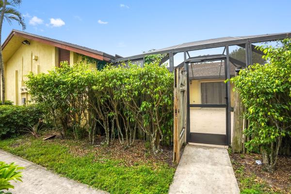Greenview Shores 2 Of Wellington, 13644 Yarmouth Ct #D, Wellington, Florida 33414, image 2