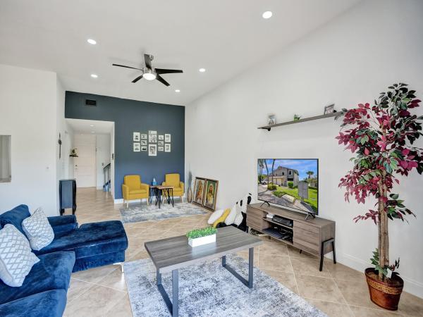 Monterey Lake, 5225 Monterey Cir #H, Delray Beach, Florida 33484, image 2