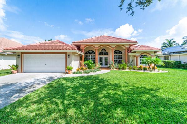 The Estates Of Royal Palm Beach, 102 Jacaranda Ct, Royal Palm Beach, Florida 33411, image 1