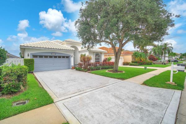 Sabal Bay At Lake Charleston, 7627 Thornlee Dr, Lake Worth Beach, Florida 33467, image 1