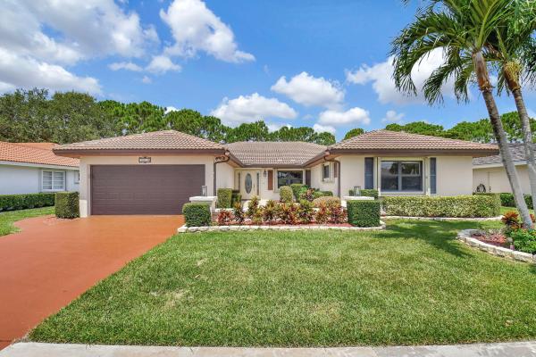 Pine Tree Village, 10619 Greentrail Dr, Boynton Beach, Florida 33436, image 1