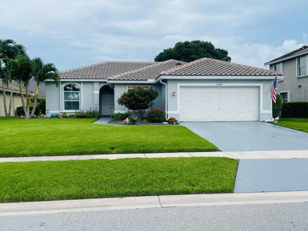 Turnbury Village, 6339 Dornich Ln, Lake Worth Beach, Florida 33463, image 1