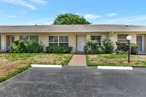 Boca Lakes, 8700 Belle Aire Dr, Boca Raton, Florida 33433, image 3