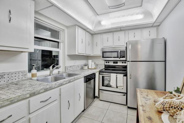 Wood Hue, 4230 NW 21st St #244, Lauderhill, Florida 33313, image 1