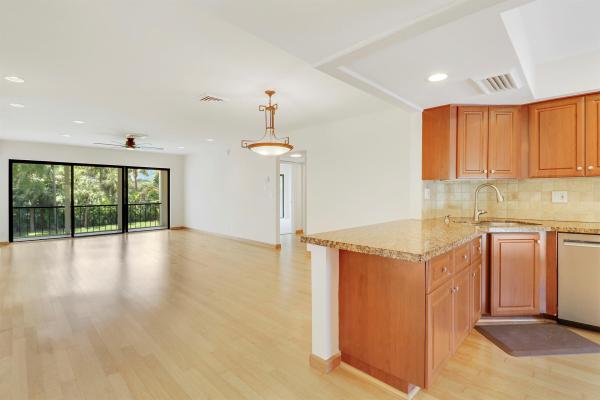 Garden Court Villas, 1707 Consulate Pl #203, West Palm Beach, Florida 33401, image 1