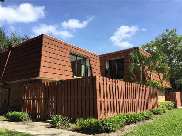 Lakeside Townhomes, 1485 Masters Cir #152, Delray Beach, Florida 33445, image 1