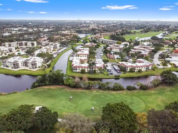 Tamberlane, 5520 Tamberlane Cir #211, Palm Beach Gardens, Florida 33418, image 3