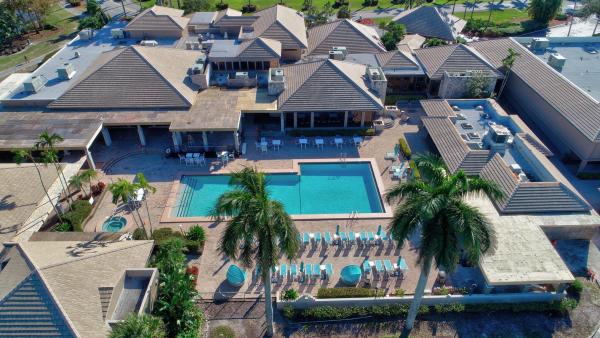 Fairways Of Boca Lago, 21219 Lago Cir, Boca Raton, Florida 33433, image 1