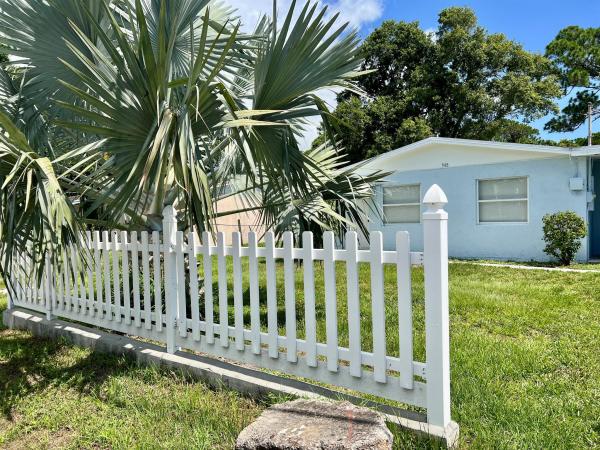 Silver Lake Park, 948 Kanner Dr, Fort Pierce, Florida 34982, image 1